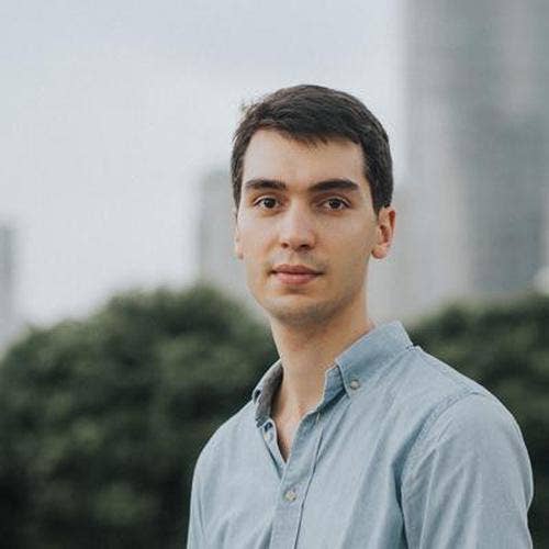 Leo Cavaille headshot